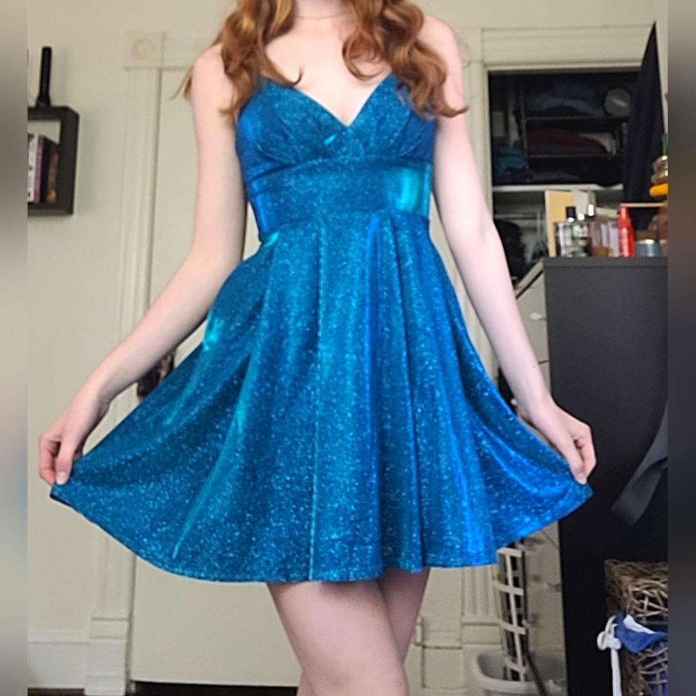 Blue 2022 macy's homecoming dress small
